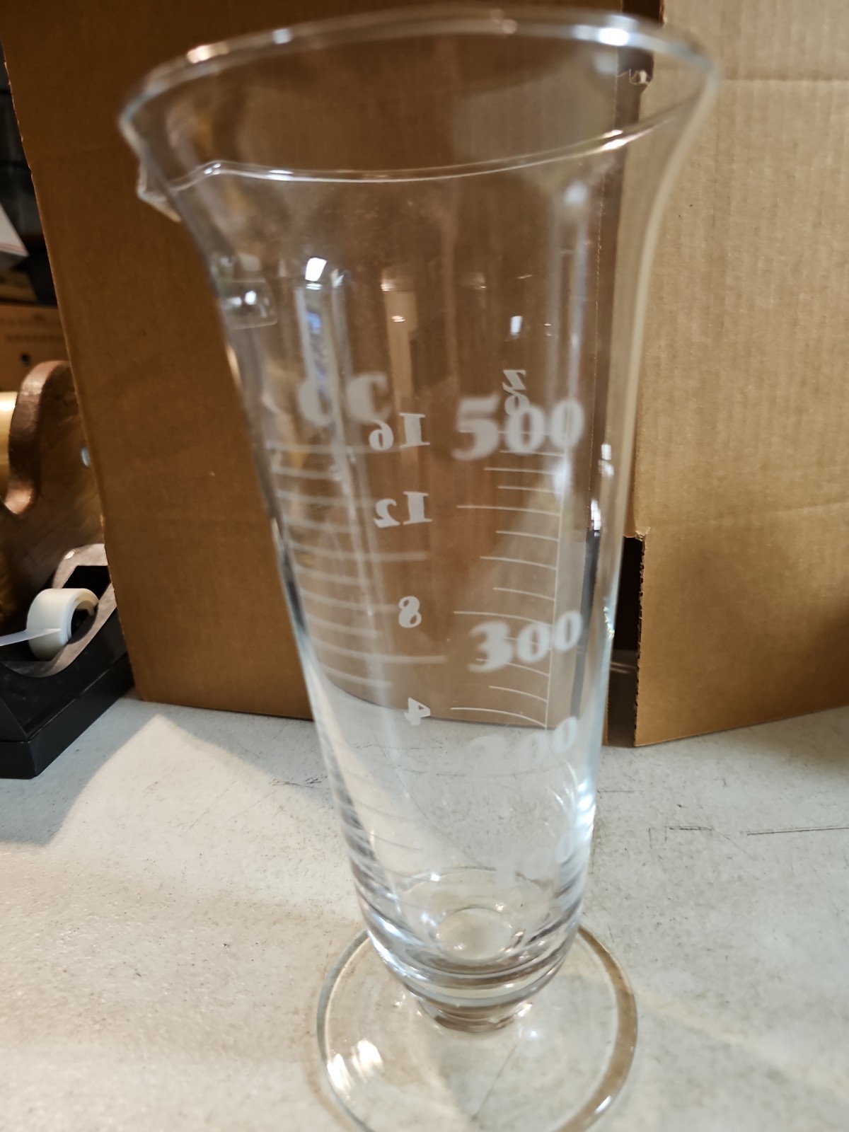 Vintage Glass Etched Apothecary Pharmacy Measuring Beaker Graduated 500cc 16oz