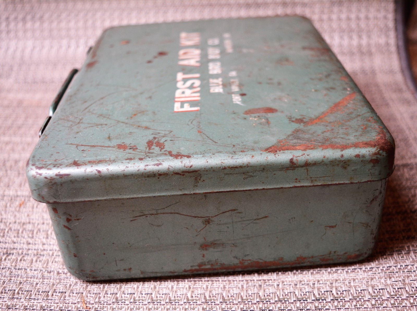 VTG Metal First Aid Kit Box BLUE BIRD BODY CO. Coach Heavy Steel #116 Bluebird