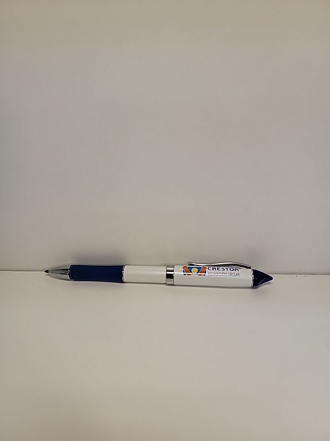 2 Metaɔ Pharma Pens White, Orange, and Blue New . Blue Twist Top.