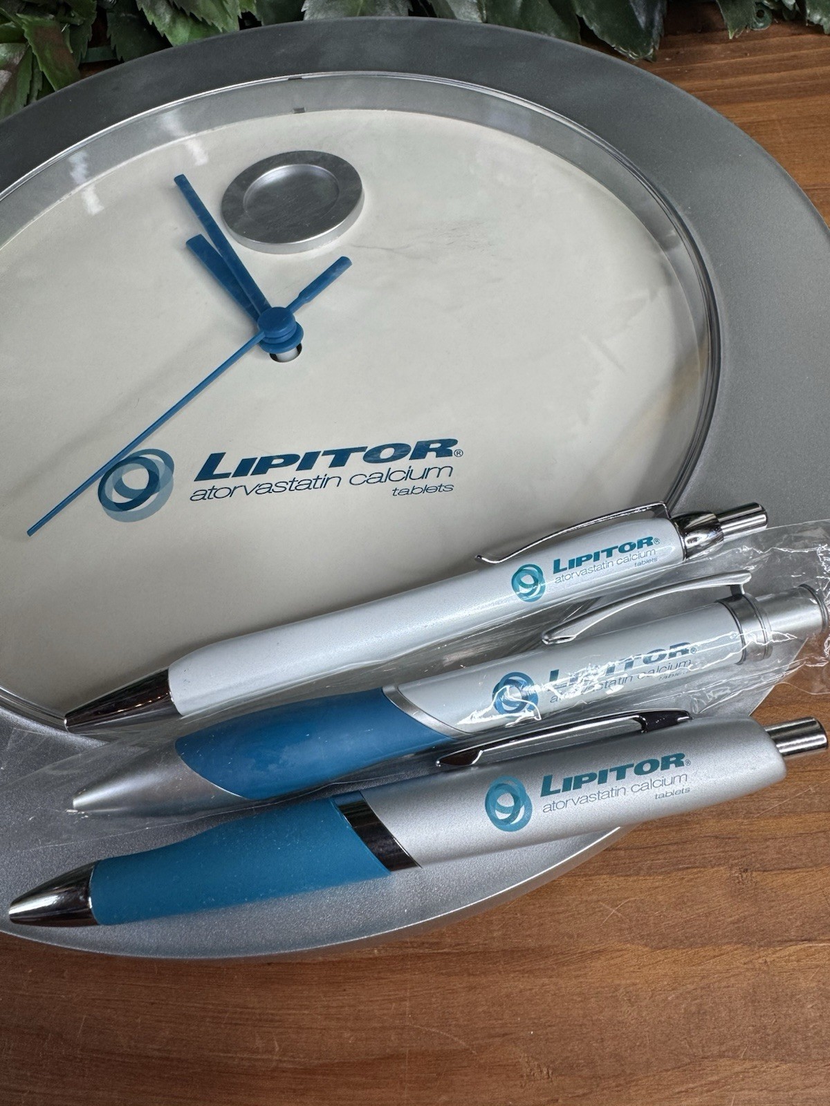 Lipitor Wall Clock Pharma Promo Atorvastatin Pfizer + Pens Drug Rep Advertising