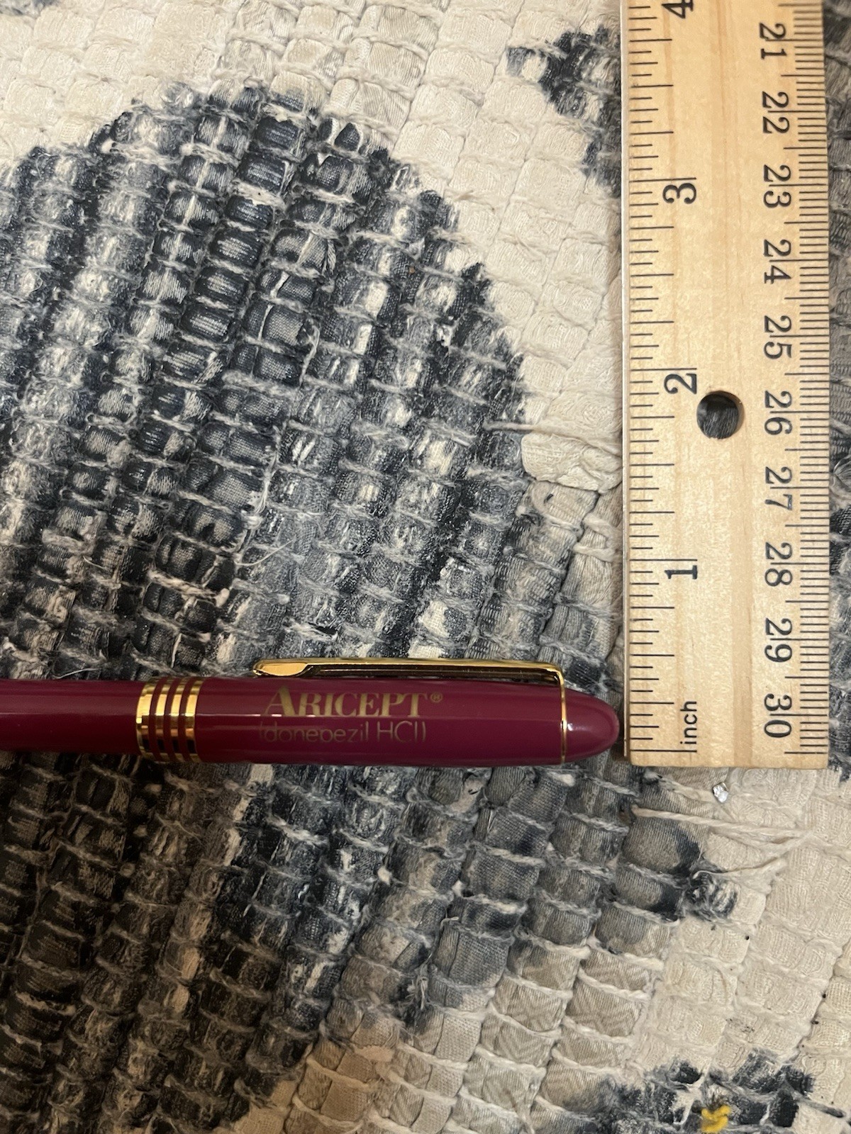 Aricept Red Maroon Gold Metal Click Pharmaceutical Drug Pen Advertising WRITES