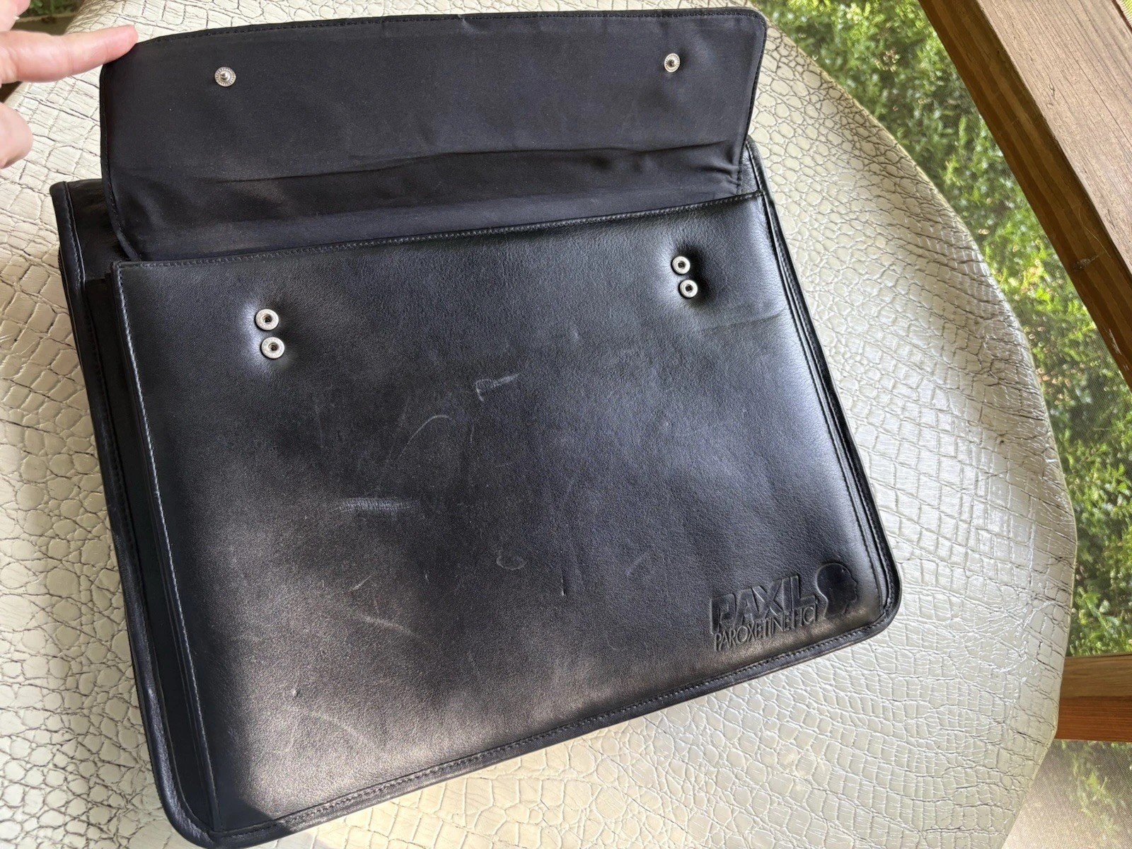 Paxil Pharmaceutical Leather Portfolio Binder Zip Around Black Embossed Logo