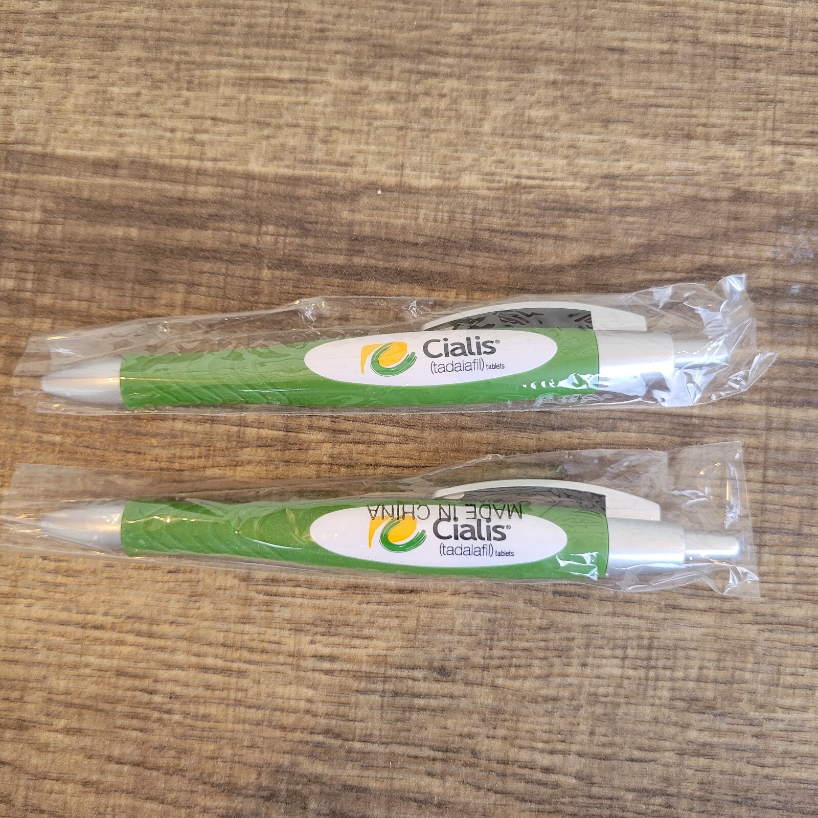 NEW Lot Cialis Green Pharmaceutical Plastic Hard Rubber Drug Rep Pen Collectible