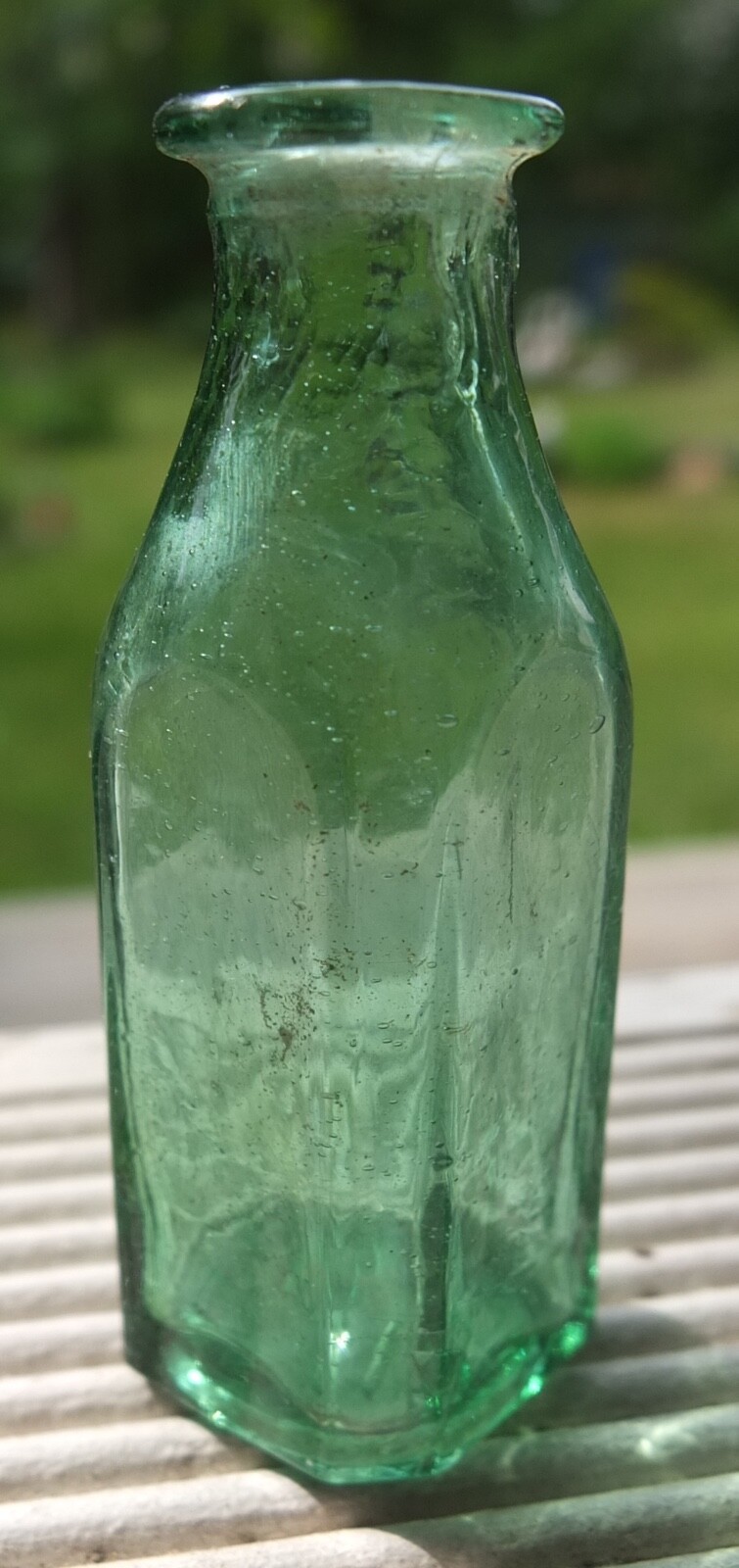 Vintage Green Glass Small Pharmaceutical Bootle