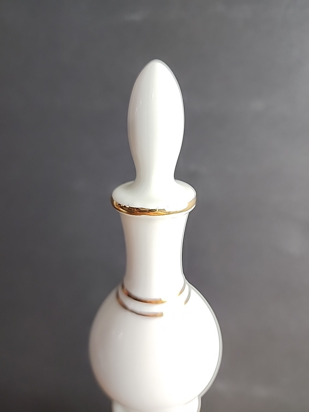 Owen Illinois Pharmacy Finial Globe Vintage Decorative Drug Store White and Gold