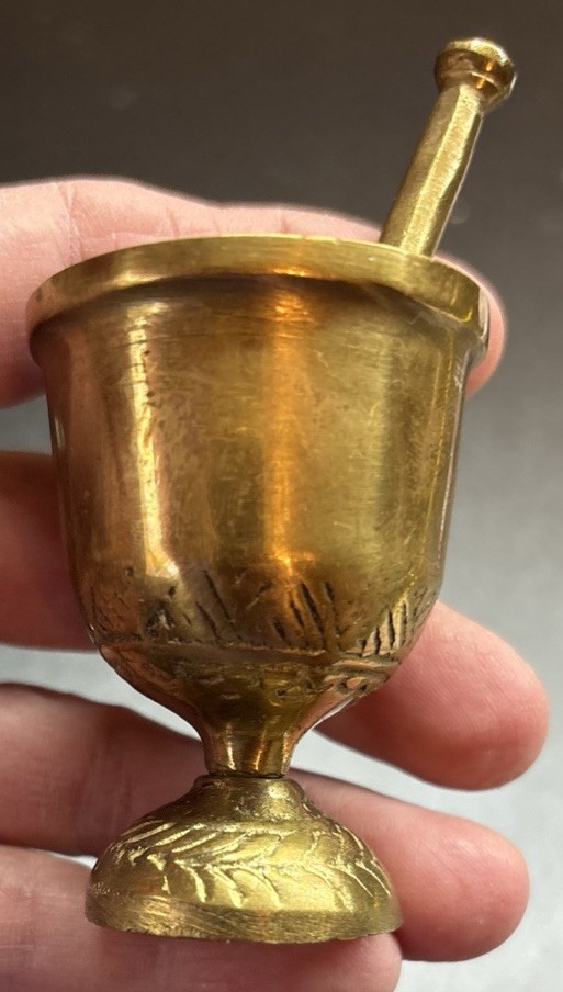 Vtg Small Brass Ornate Mortar & Pestle Pharmacy / Medical 2″ Tall