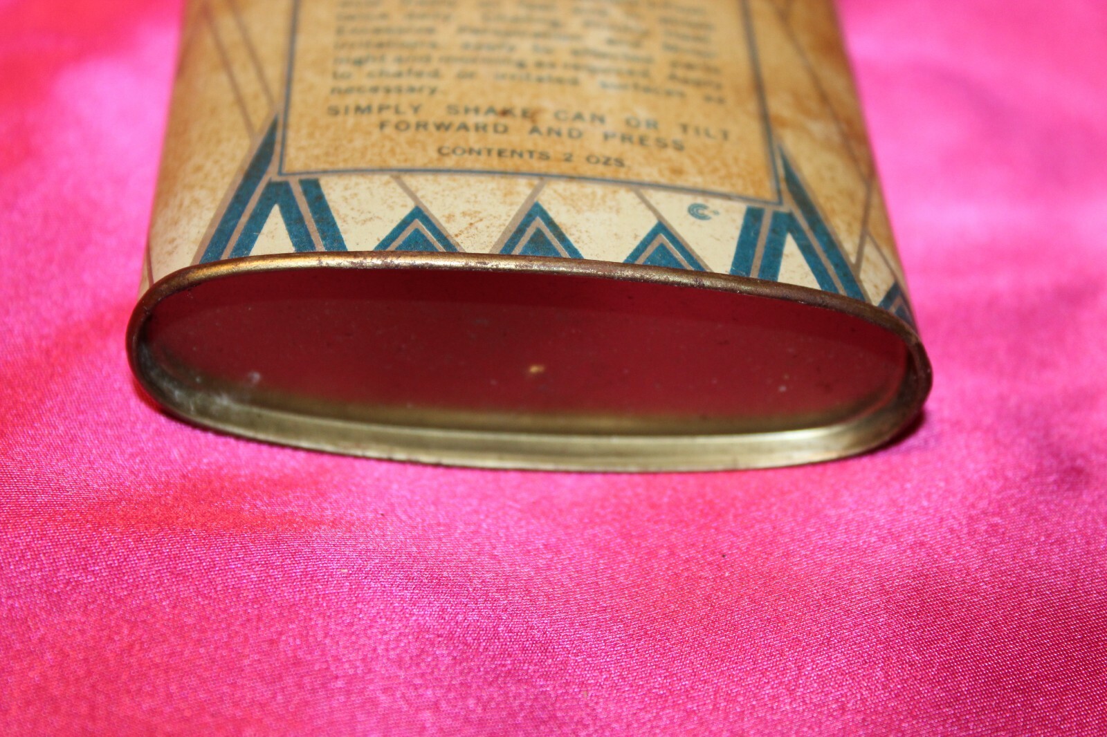 Meritt Powder Old Vintage Medicated Skin Comfort Container Tin 2 Oz. Made in USA