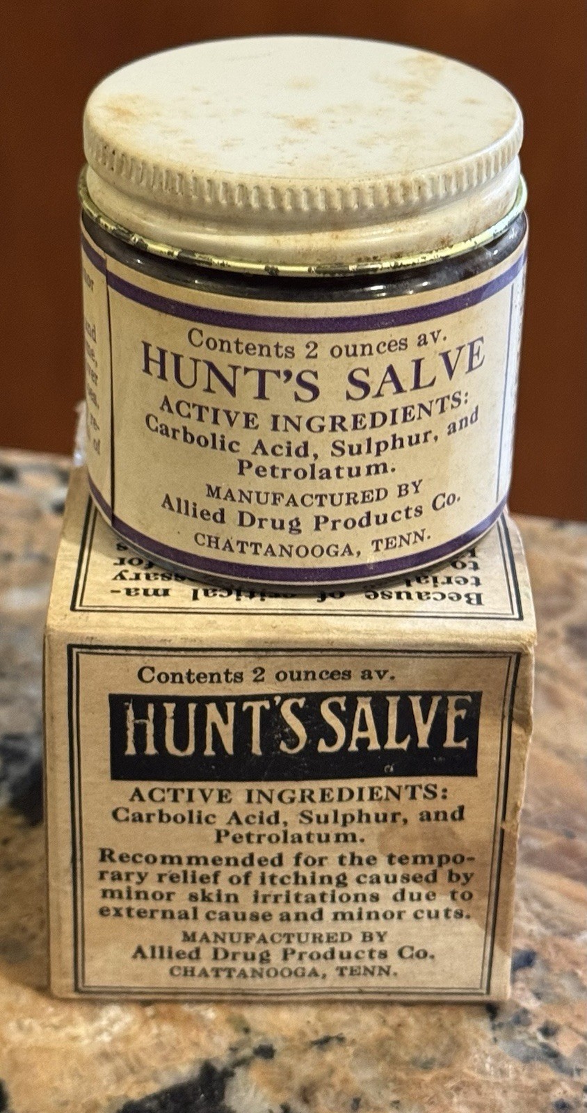 1930’s Hunt’s Salve 2 oz Jar w/ Original Box Allied Drug Chattanooga, Tenn Full