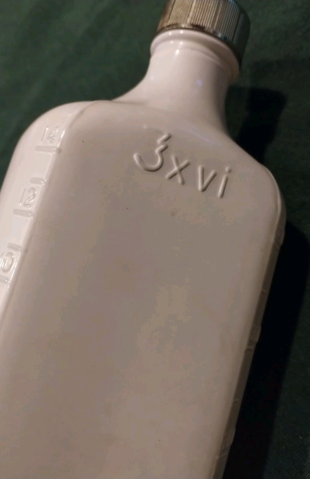 1971 Pharmacy Graduate UCONN University CONNECTICUT Bottle history RARE WHITE
