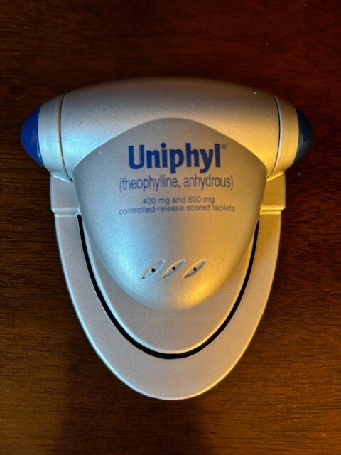 Drug rep-“Uniphyl” chart clip with bright light to see notes! w/2 AAA batteries!