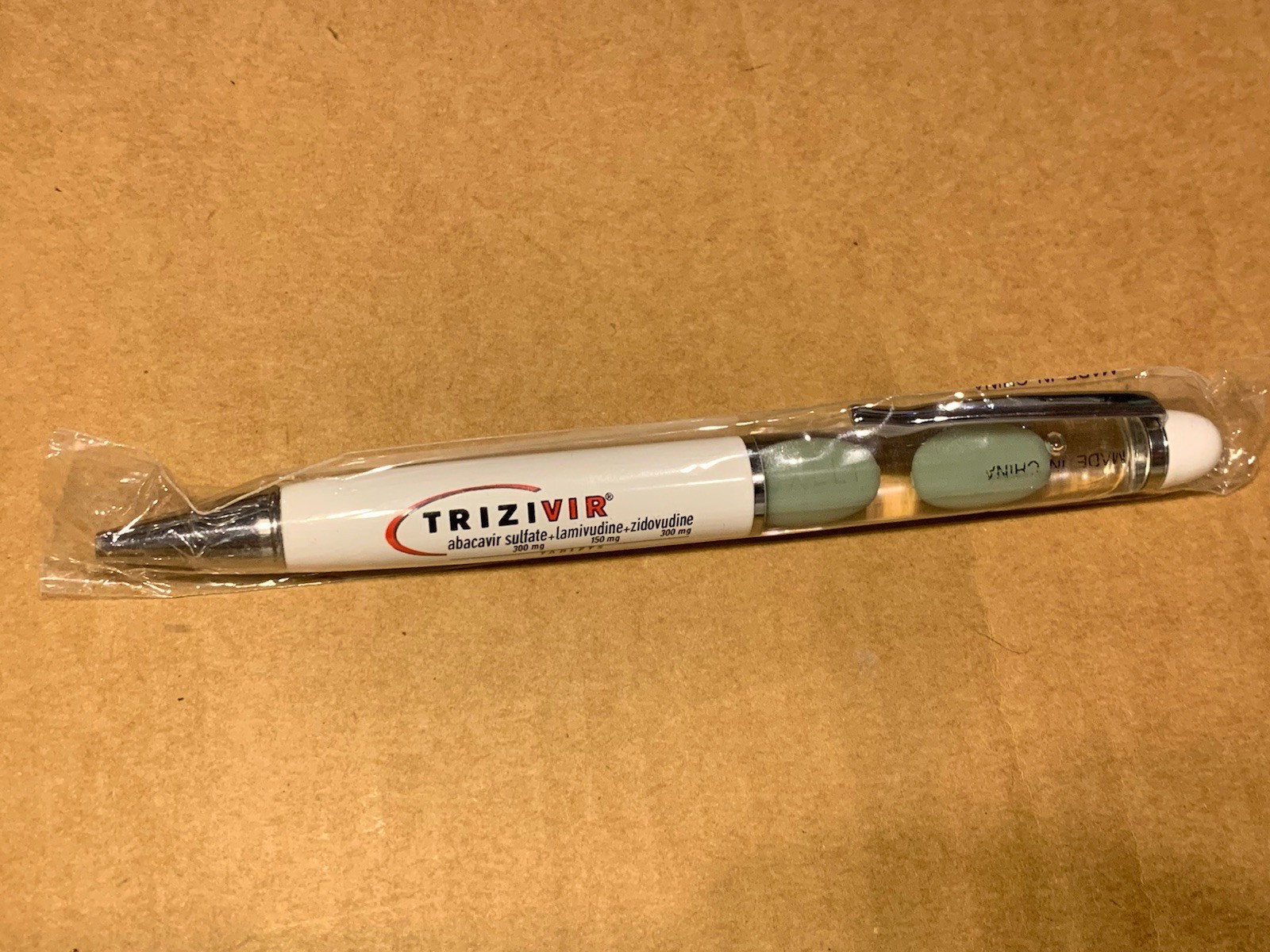 VTG Drug Rep Pen Pharmaceutical White,floating Tablets Unique Pen New in Plastic