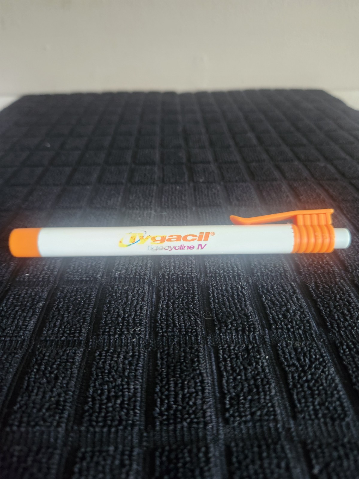 Pharmaceutical Advertising Tygacil Tigecycline IV Pocket Flashlight• Not Working