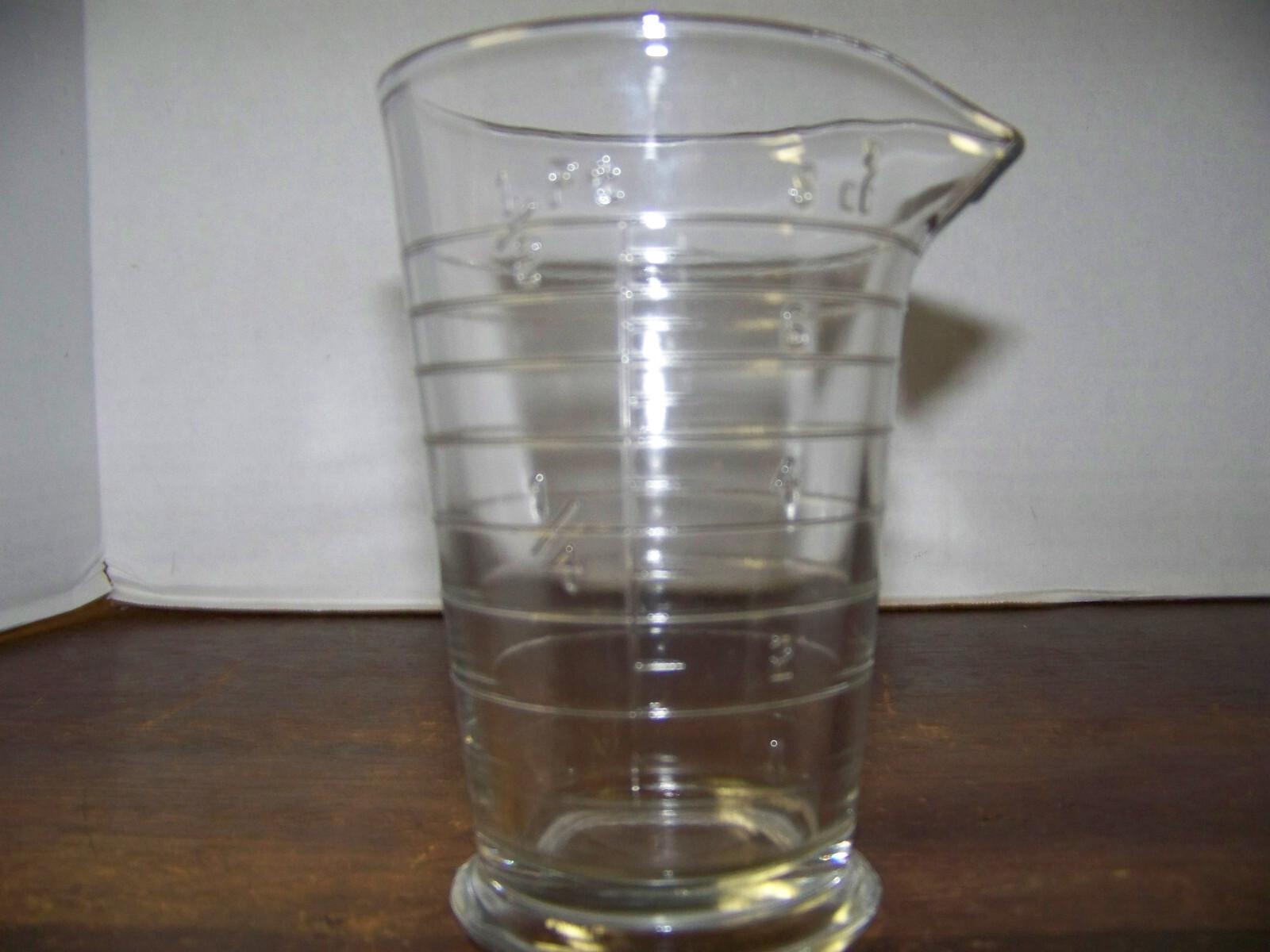 Apothecary Pharmacy Footed Measuring Beaker pharmacy Glass pour spout 8oz 5″