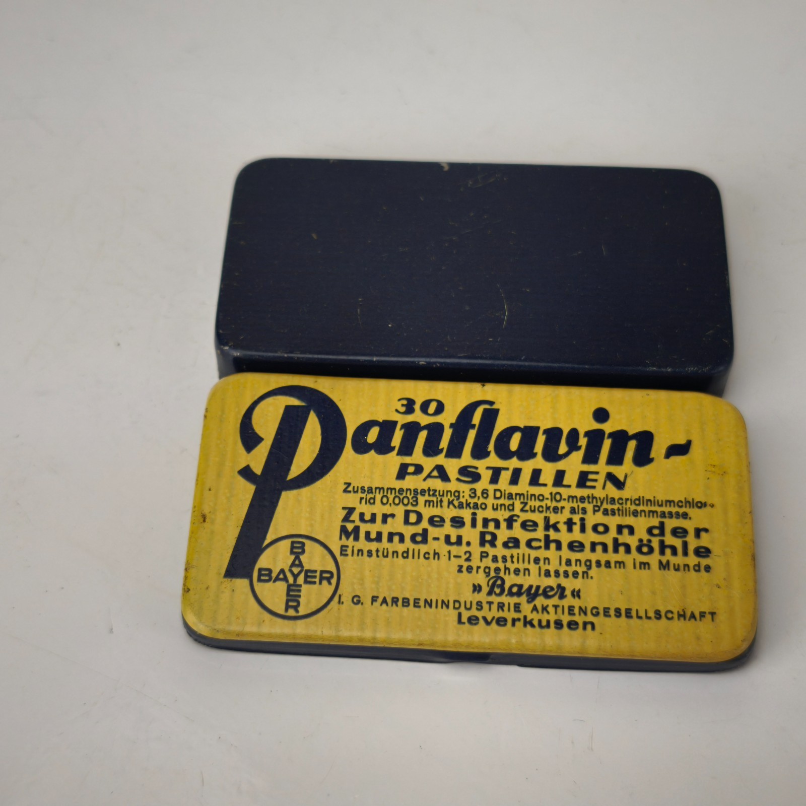 Antique German Panflavin Pastilen BAEYR Medical Empty Tin Box #6085