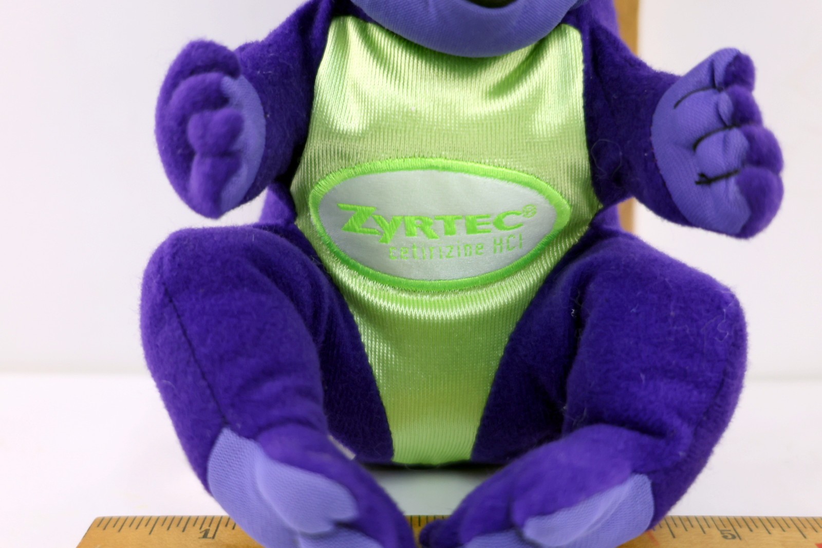 Zyrtec Purple Gorilla Plush 8.5″ Phizer Pharma Drug Rep 2000 Stuffed Animal Toy