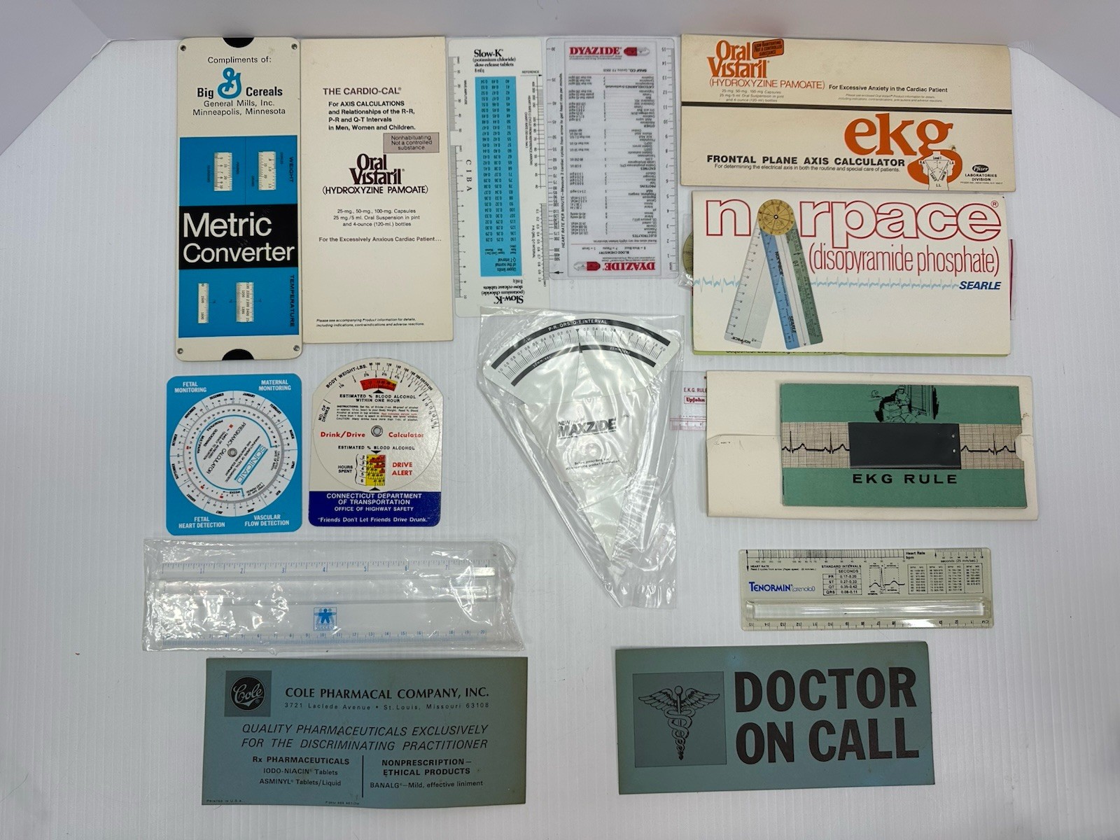 VINTAGE LOT OF PHARMACEUTICAL PROMOTIONAL TOOLS CHARTS GRAPHS COLLECTIBLES