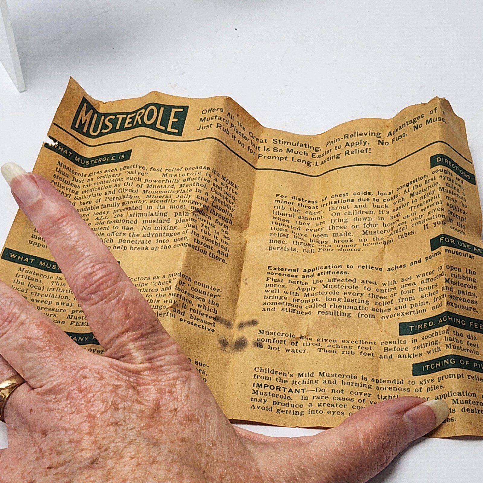 Vintage NOS Musterole Regular Strength 1 oz Glass Jar w/ Box Made in USA Leaflet
