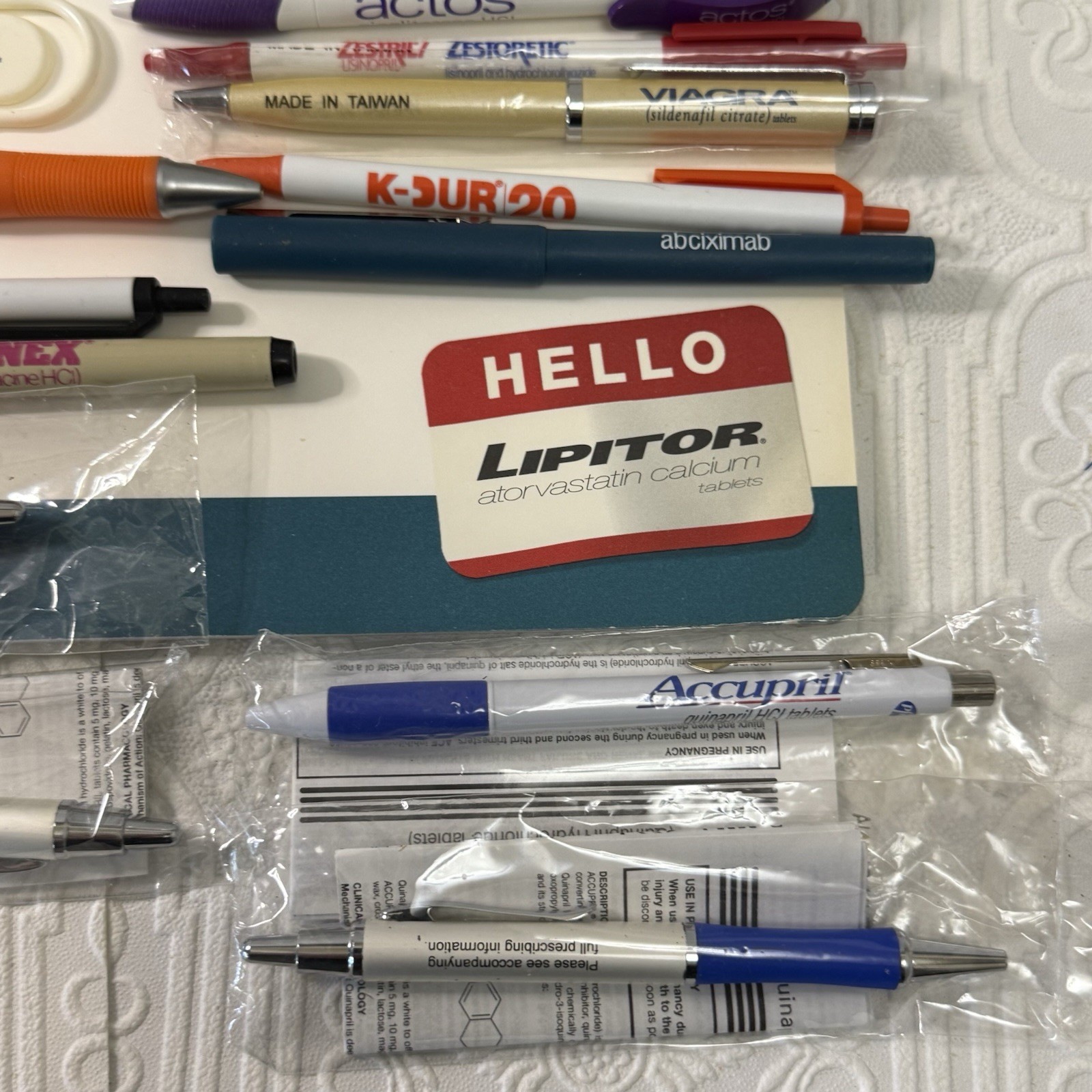 Pharmaceutical Drug Rep Collectible Pens/Misc Lot 16 Pens, Paper Clips, Note Pad
