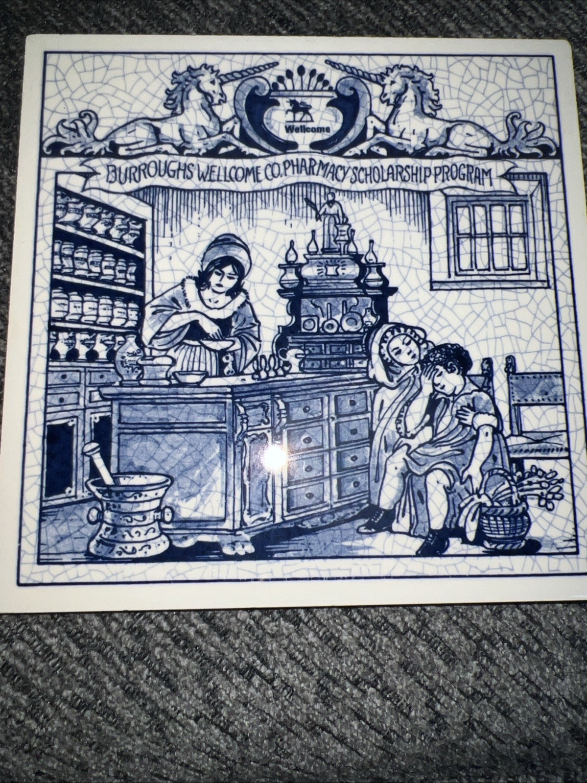 Vintage Delft Holland Porcelain Pill Tile Women Pharmacists 1991 Pharmacist(E7)