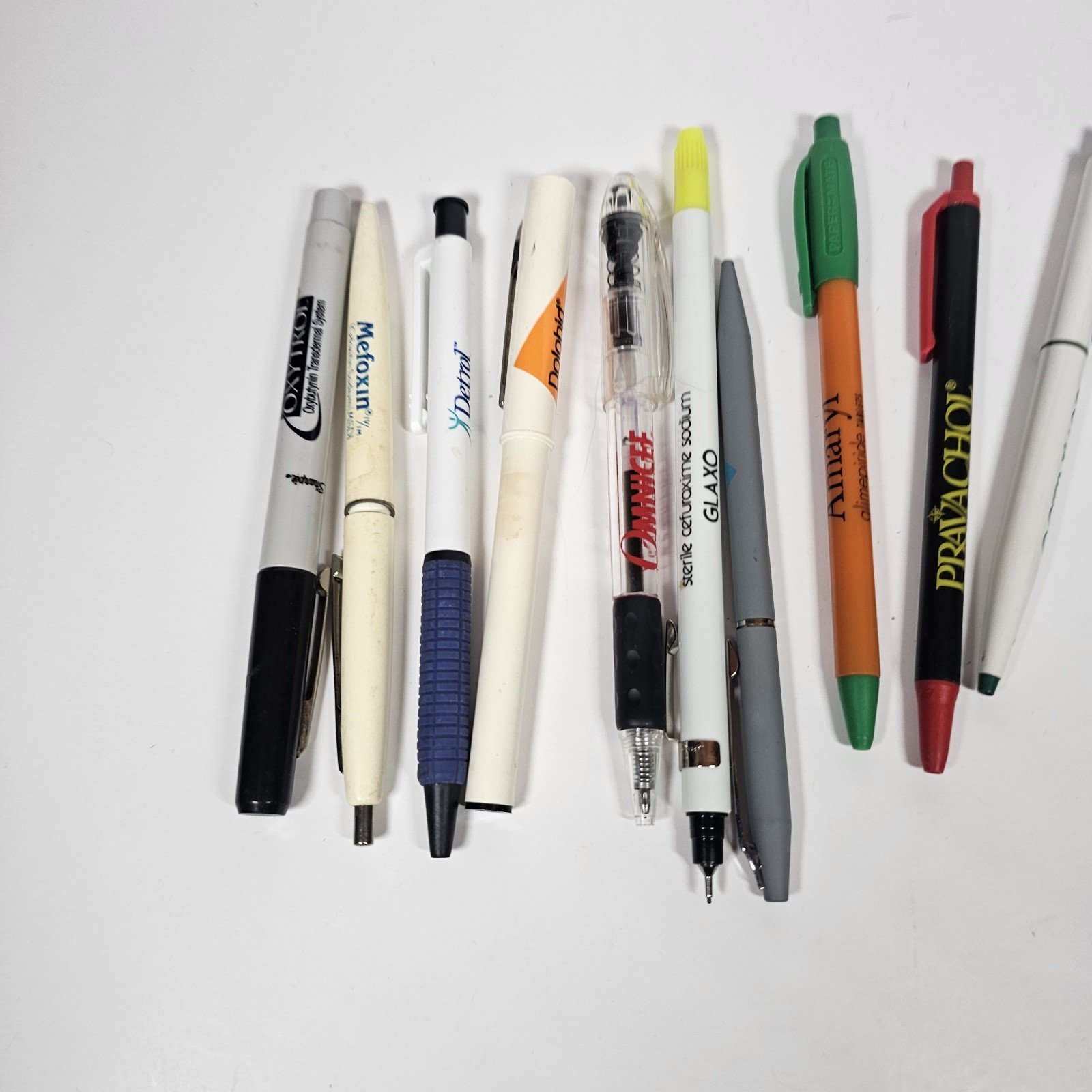 Lot of 13 Plastic Pharmaceutical Drug Rep Pens Medical Collectibles