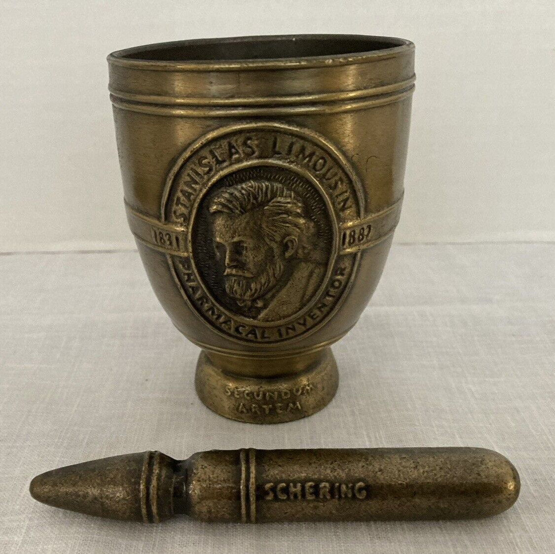 BRASS PHARMACY MORTAR AND PESTLE METAL 4.5″ STANISLAS LIMOUSIN SCHERING 1984