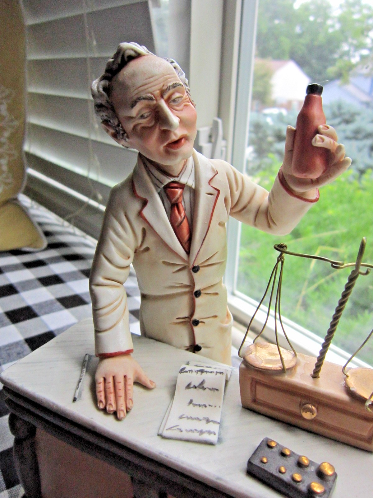 Capodimonte Apothecary Shop Pharmacist Pharmacy Display Gift Ceramic Statue