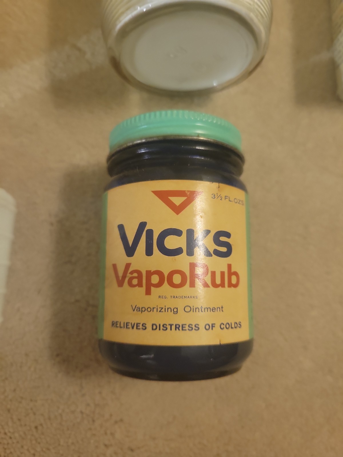 Vintage Medicine Tins Jars Full – Dr Scholl’s Desenex Vicks Johnson Rexall