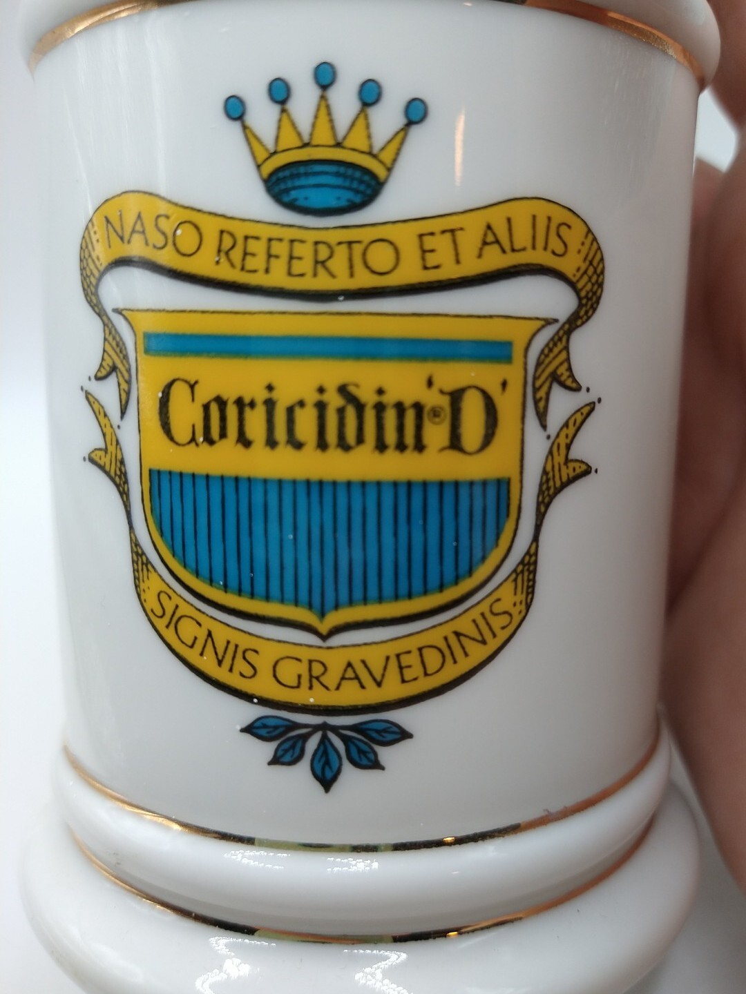 Vintage Coricidin D Porcelain Ceramic Gold Trim Pharmacy Apothecary Jar Japan 6″