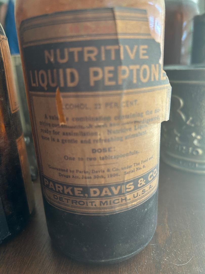 Vtg Gentian Compound (Lilly) and Liquid Peptone (Parke Davis) amber bottles EMPT