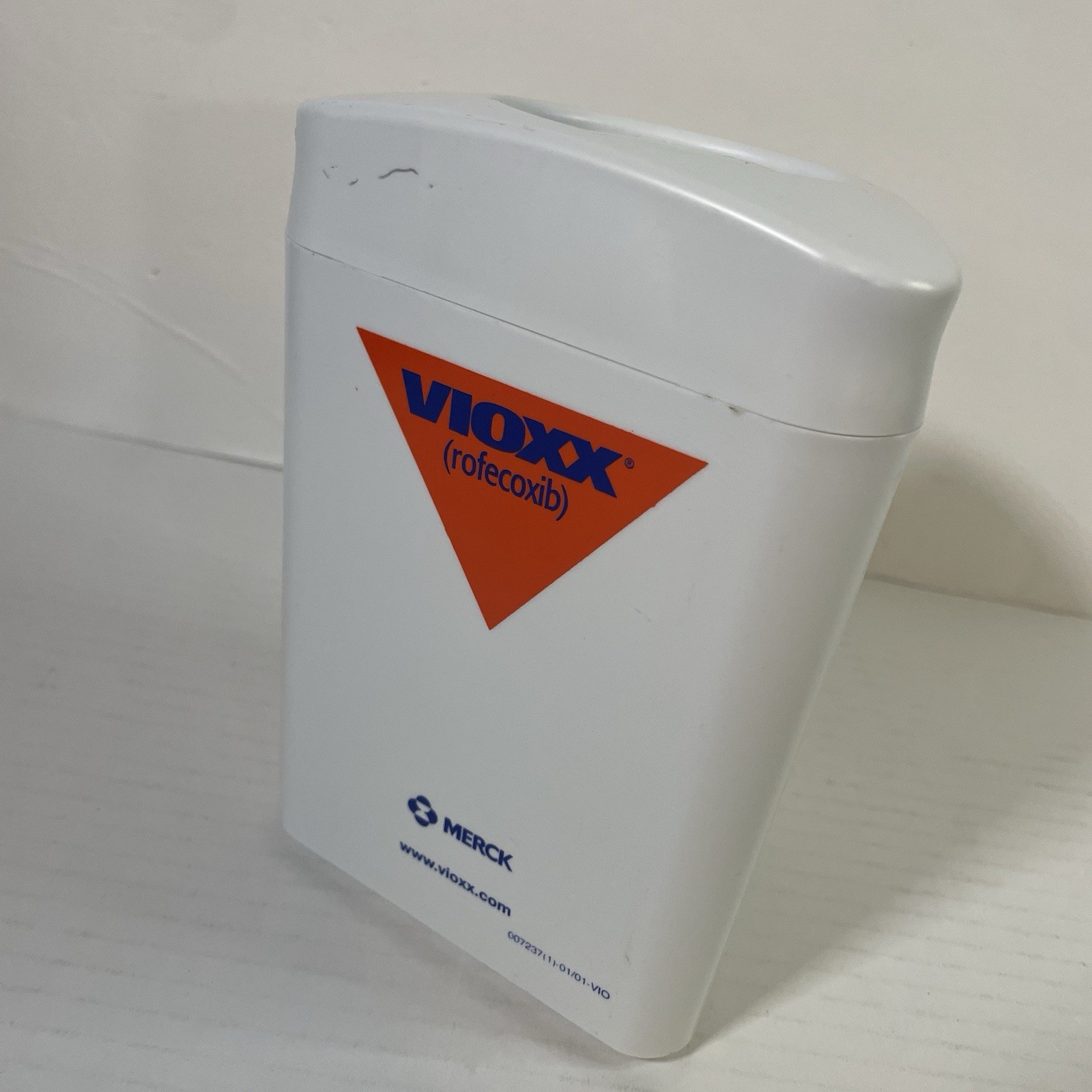 Vioxx By Merck Pharmaceutical Drug Rep Rx Paper Cup Dispenser Promo RARE