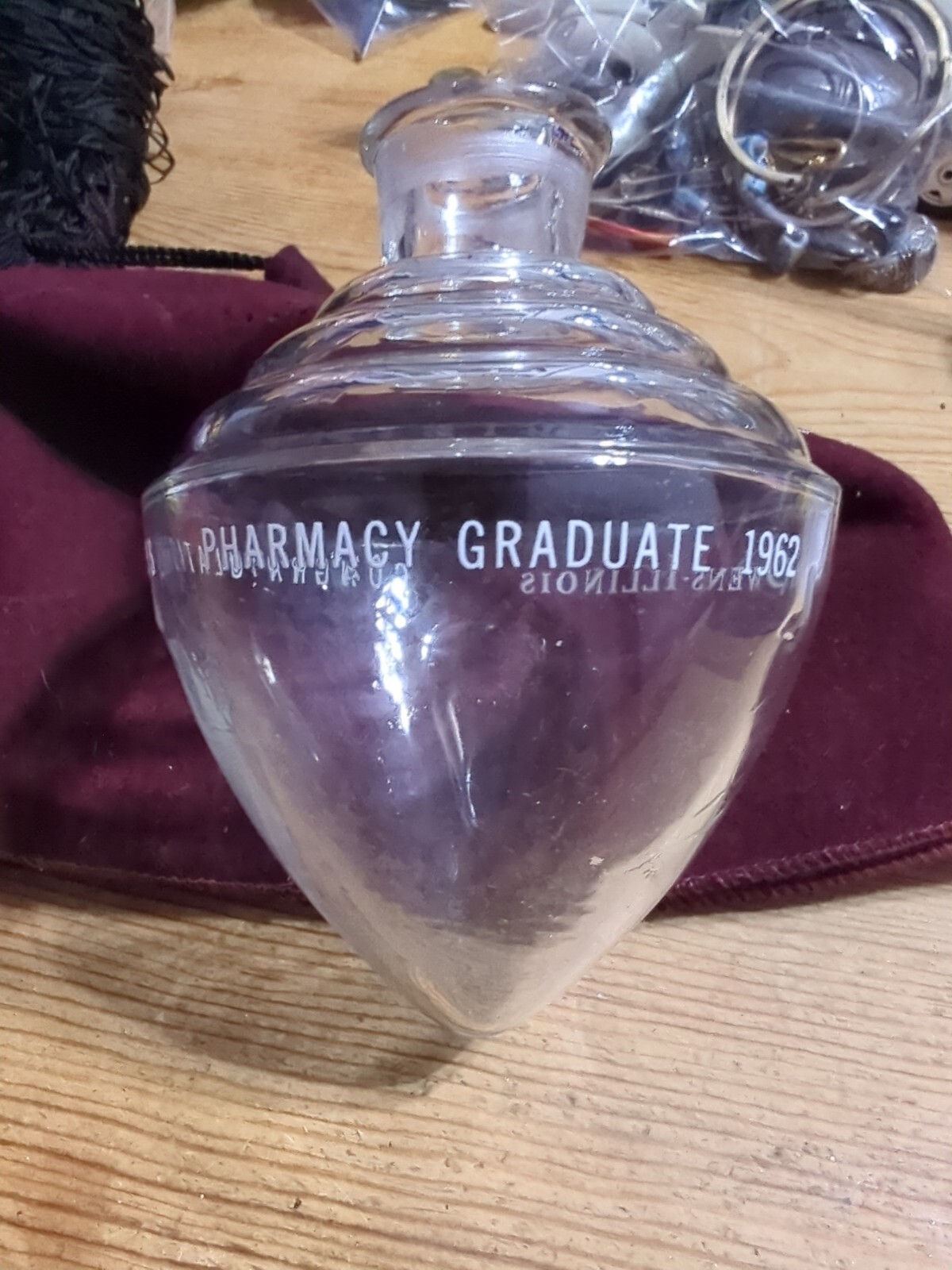 SMALL APOTHECARY SHOW 7″ GLOBE OWENS ILLINOIS PHARMACY GRADUATE CONGRATS 1962