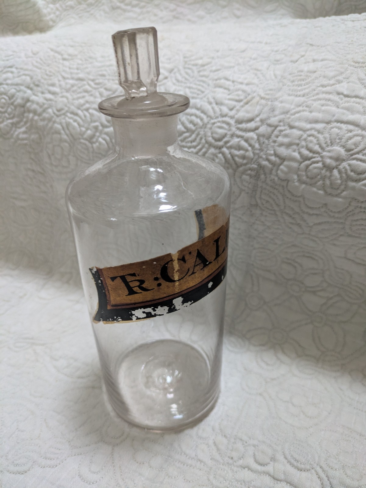 Antique Apothecary or Pharmacy Gold Label Bottle – TR: CALUMB: