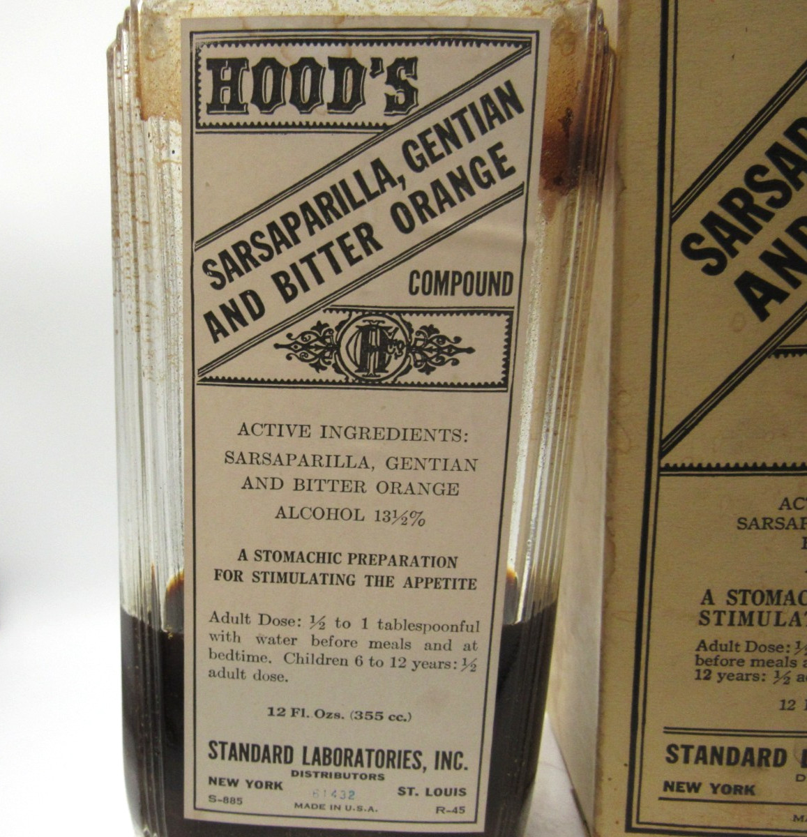 BW – 1930-40s Hood’s Sarsaparilla Bitters New York 7 3/4 ” Medicine bottle Box