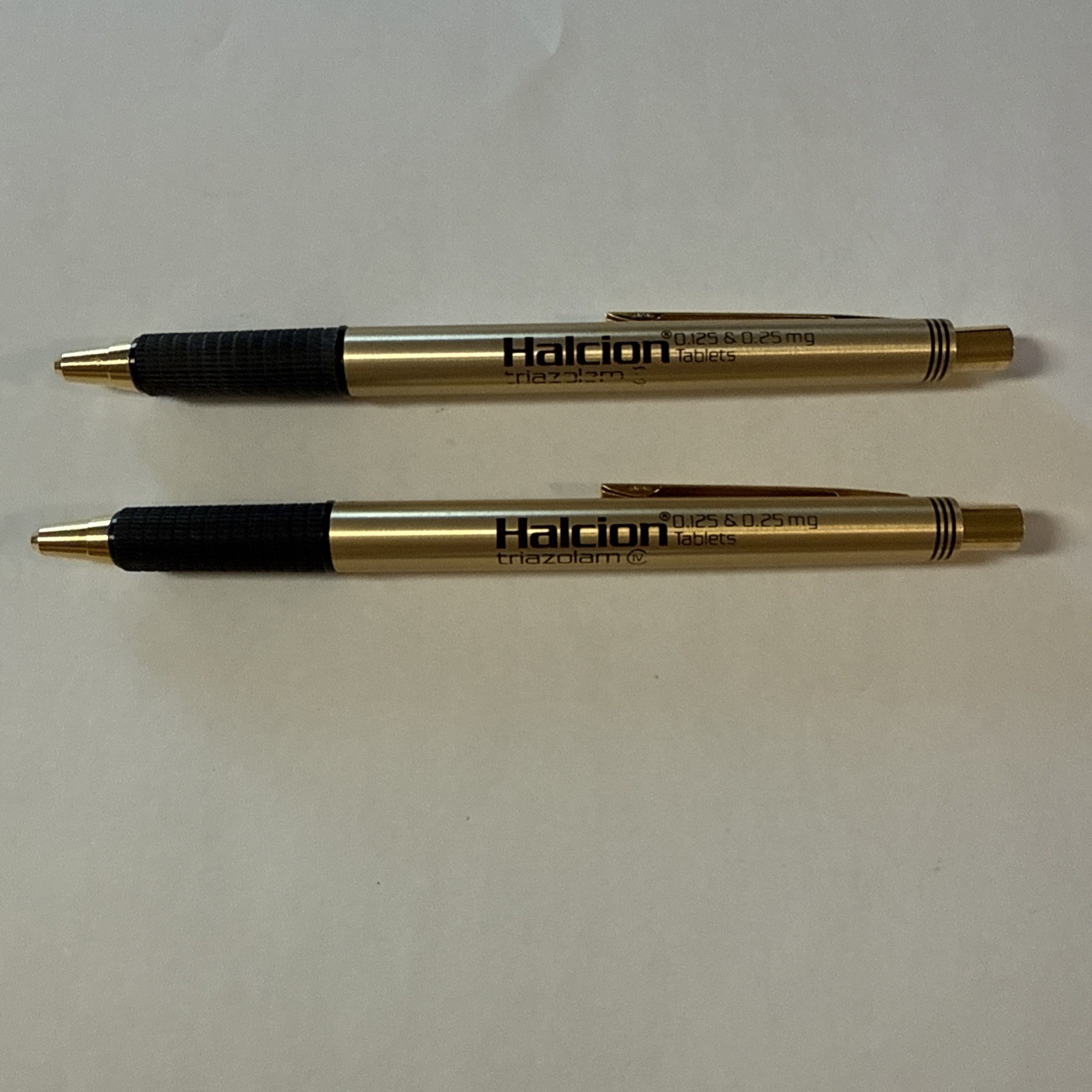 HALCION-TRIAZOLAM UPJOHN PHARMACEUTICAL REP GOLD PEN RETRACTABLE REFILLABLE