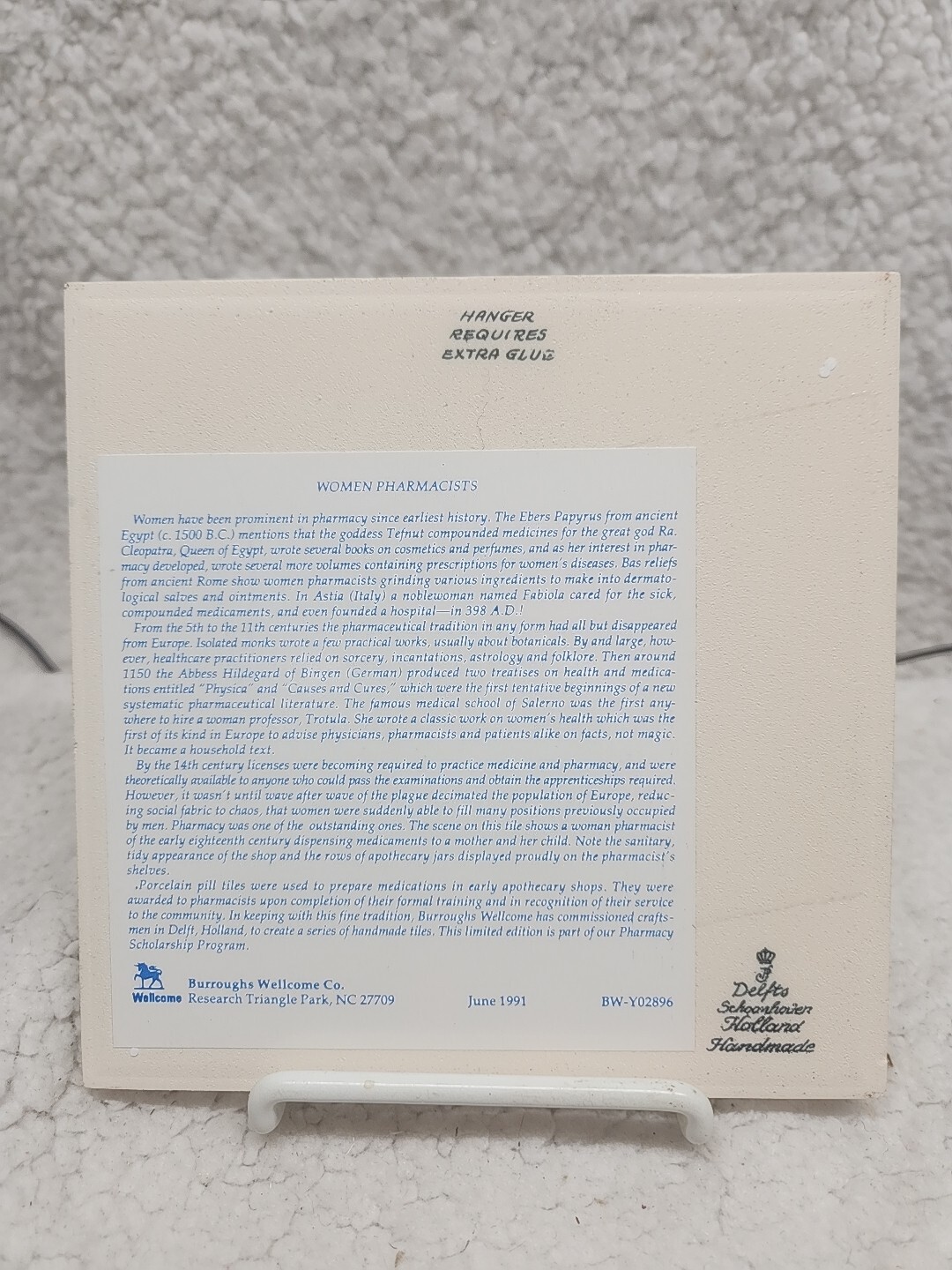 Vintage Delft Holland Porcelain Pill Tile Women Pharmacists 1991 BW-Y02896
