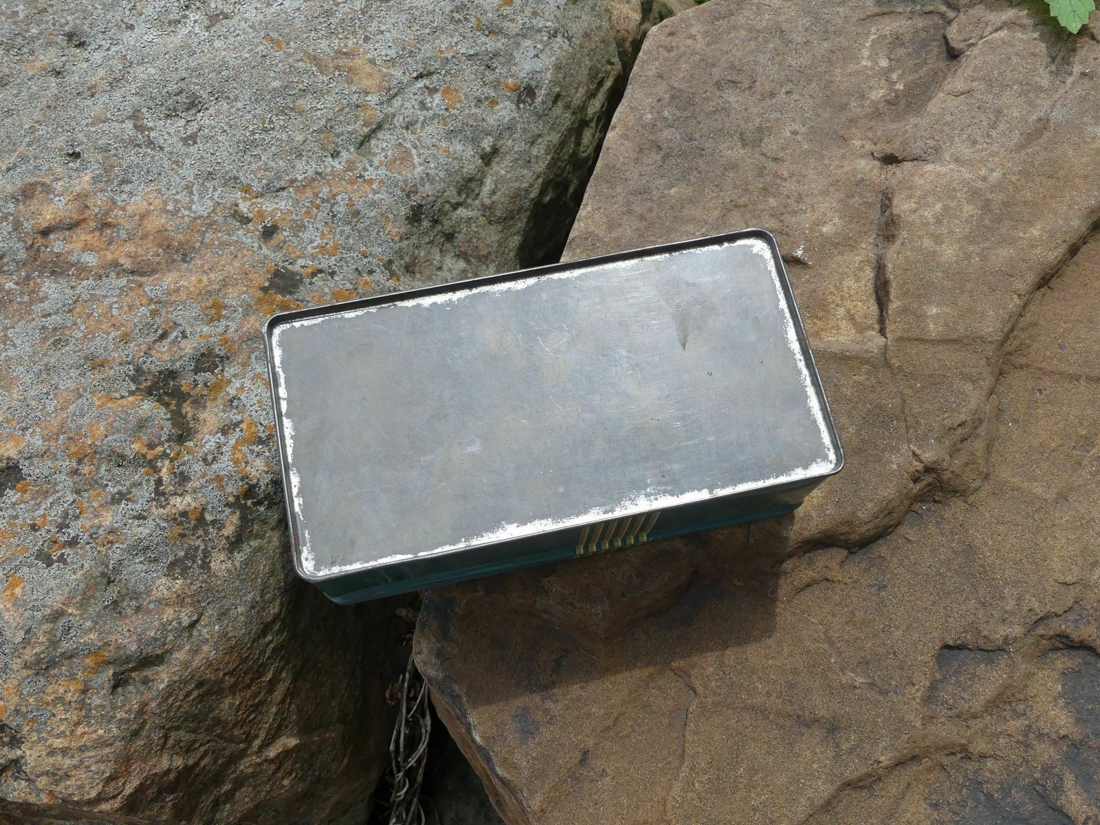 Vintage DuPont Camphor Tin – Litho Medicine Container – Wilmington DE