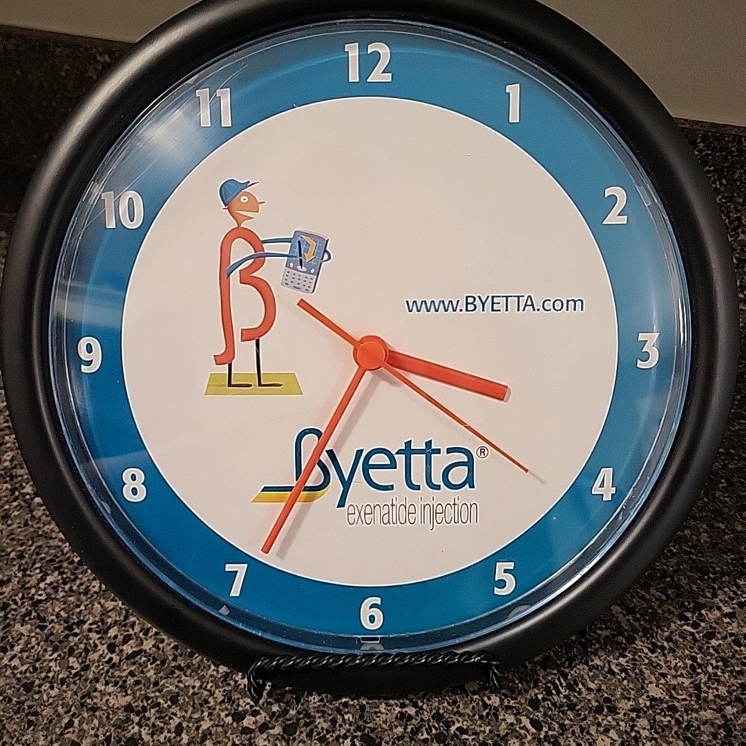 VINTAGE Byetta Pharmaceutical Drug Rep Promotional Quartz Wall Clock USA