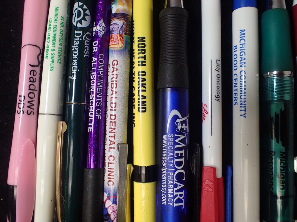 (40) Vintage Random Advertising Pens Healthcare Hospitals Plastic & Metal Lot 77