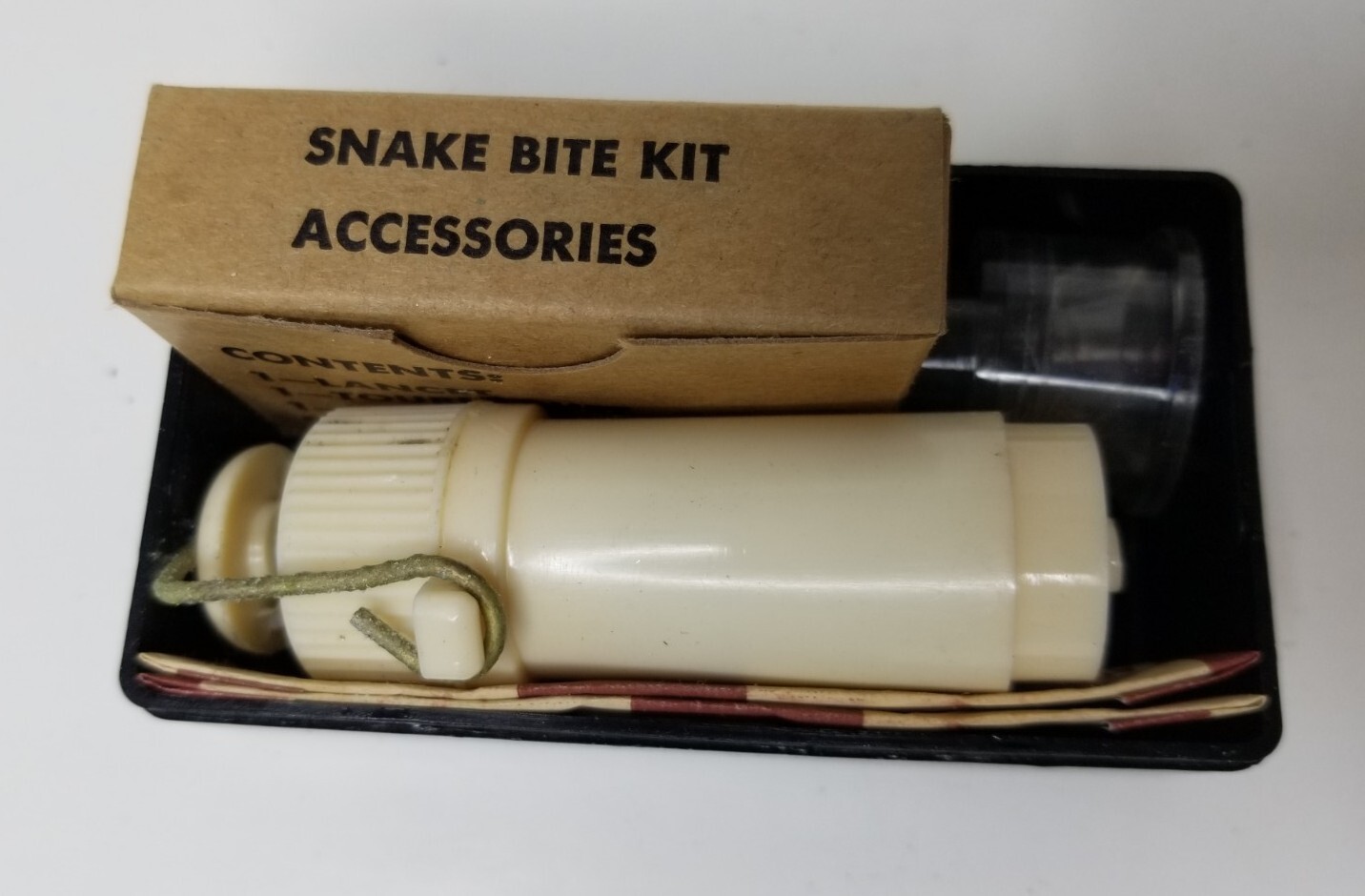 Vintage Saunders’ Snake Bite Kit Medical Supply Co. NEW OLD STOCK