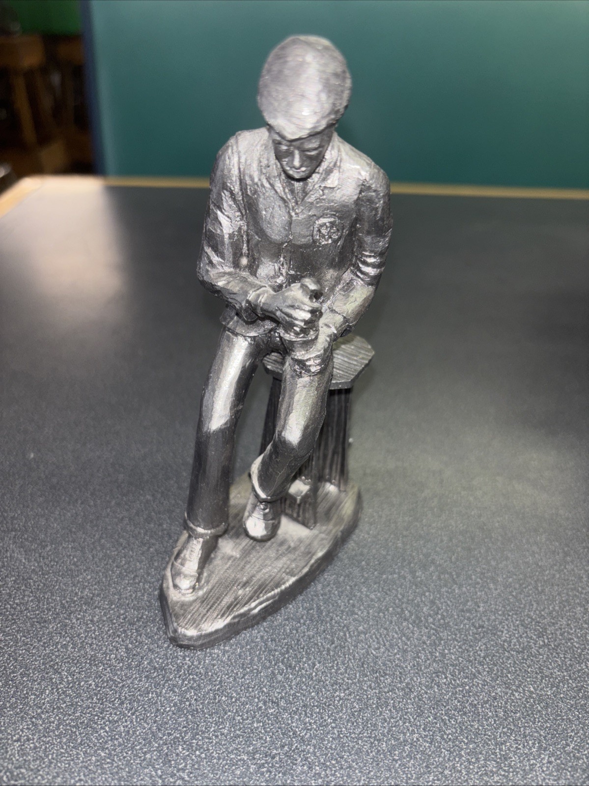 Vintage Handcrafter Pewter PHARMACIST Druggist Statue 6″ Male w Mortar Pestle