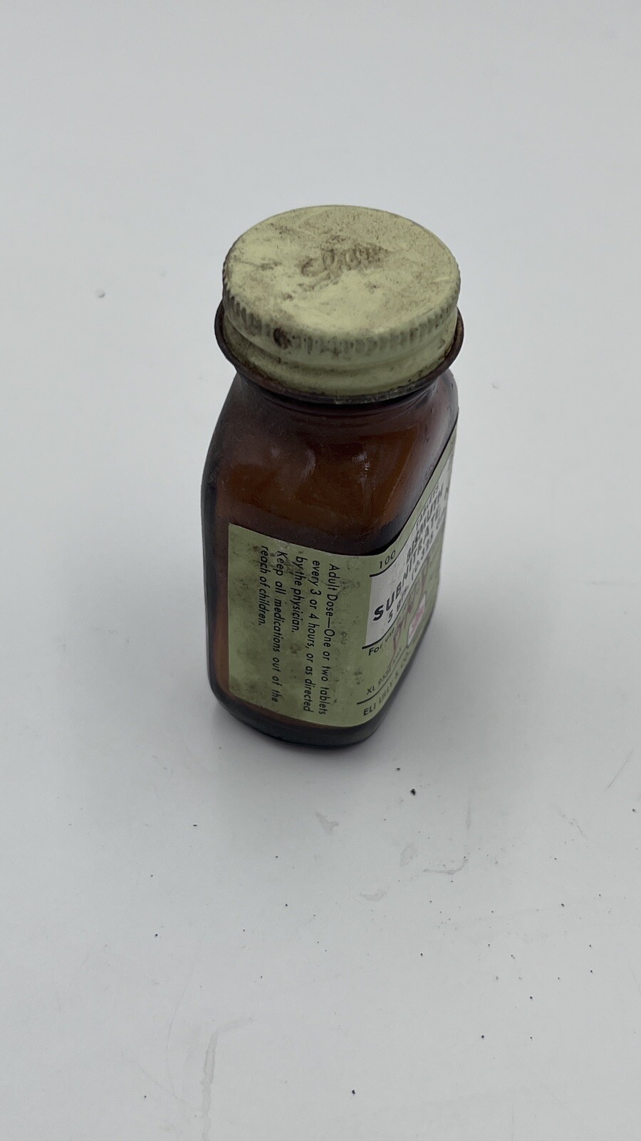Vintage 1940’s Eli Lilly BISMUTH SUBNITRATE Medicine Bottle for display