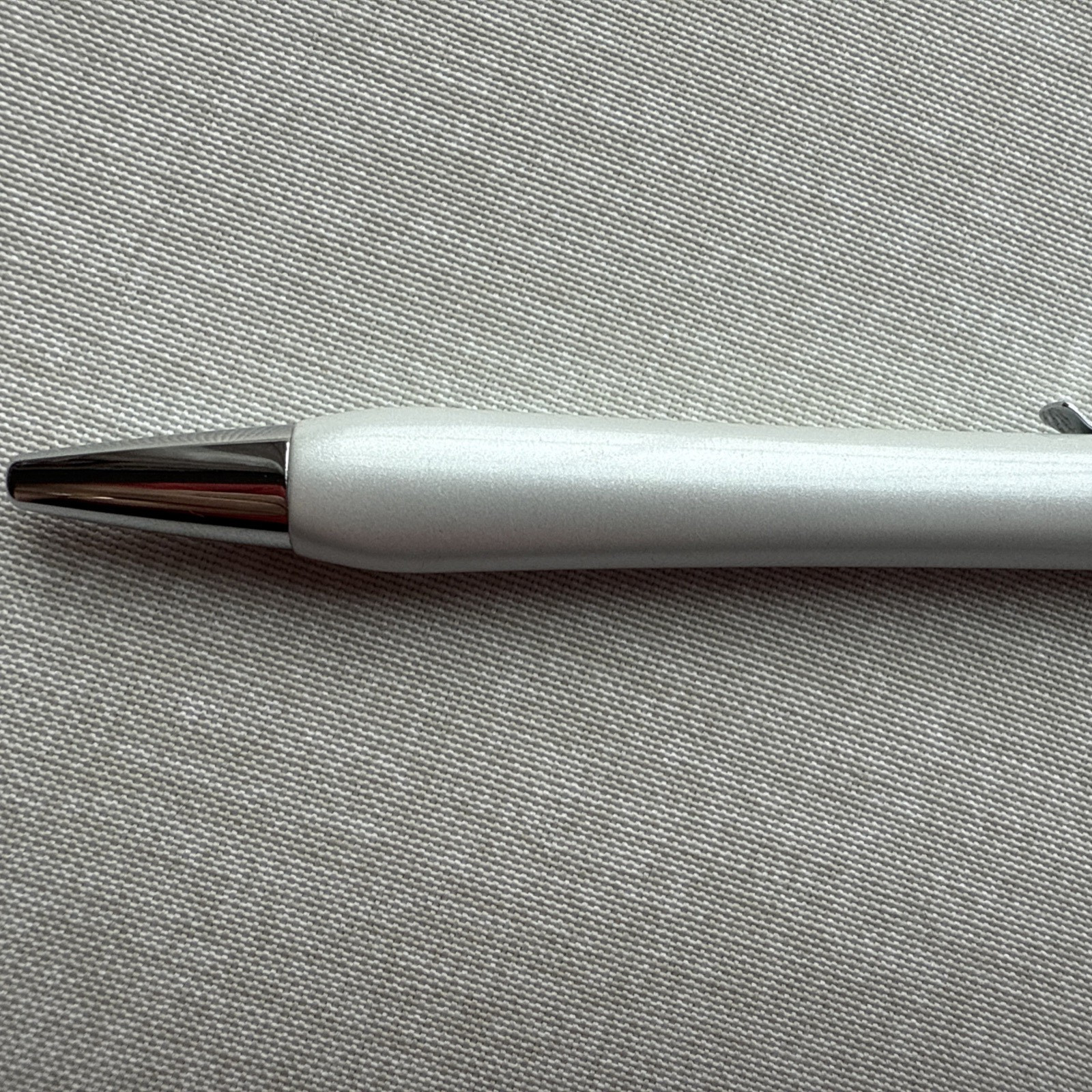 Lipitor Pharmaceutical Pen Pearl White And Chrome Drug Rep Advertising