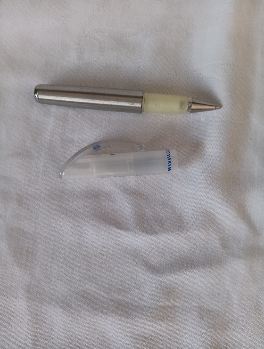 2 Drug Rep Pens Accupril & Bextra (Case Only)