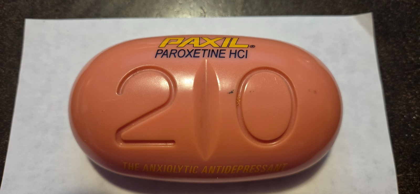 PAXIL magnetic note hanger