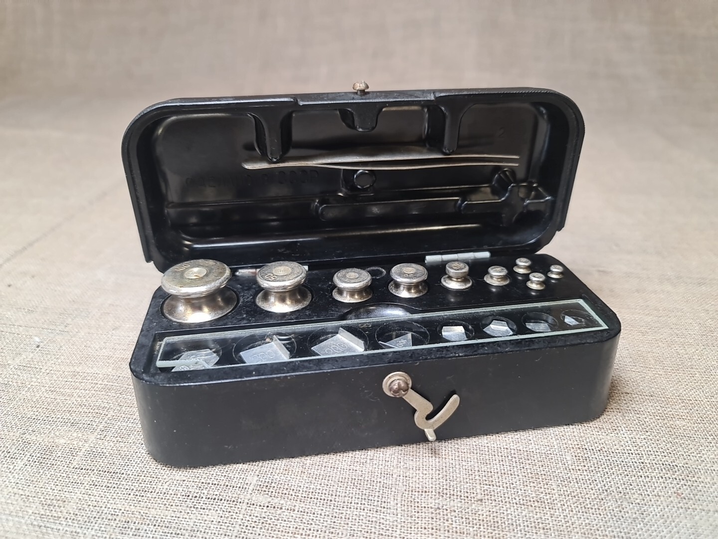 Vintage set of 70s weights from 1 to 100 grams, for jewelers, pharmacies.