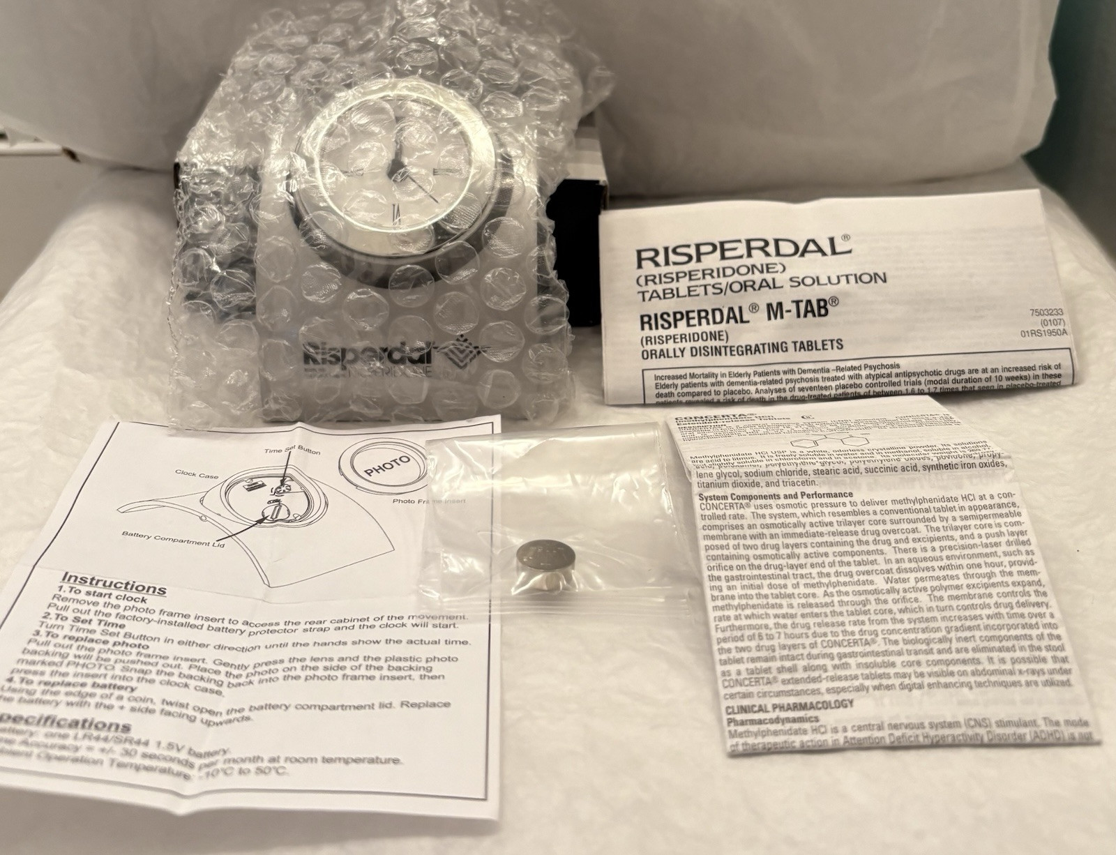 VTG CONCERTA RISPERDAL METAL DESK CLOCK/ PHOTO FRAME PHARMA REP LOGO NEW