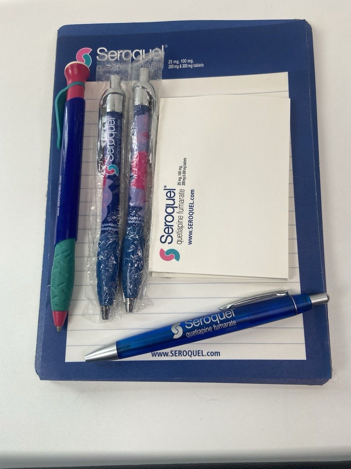 Drug Rep Seroquel Paper Notepad Collectible Pens Plastic Unique Pharmaceutical