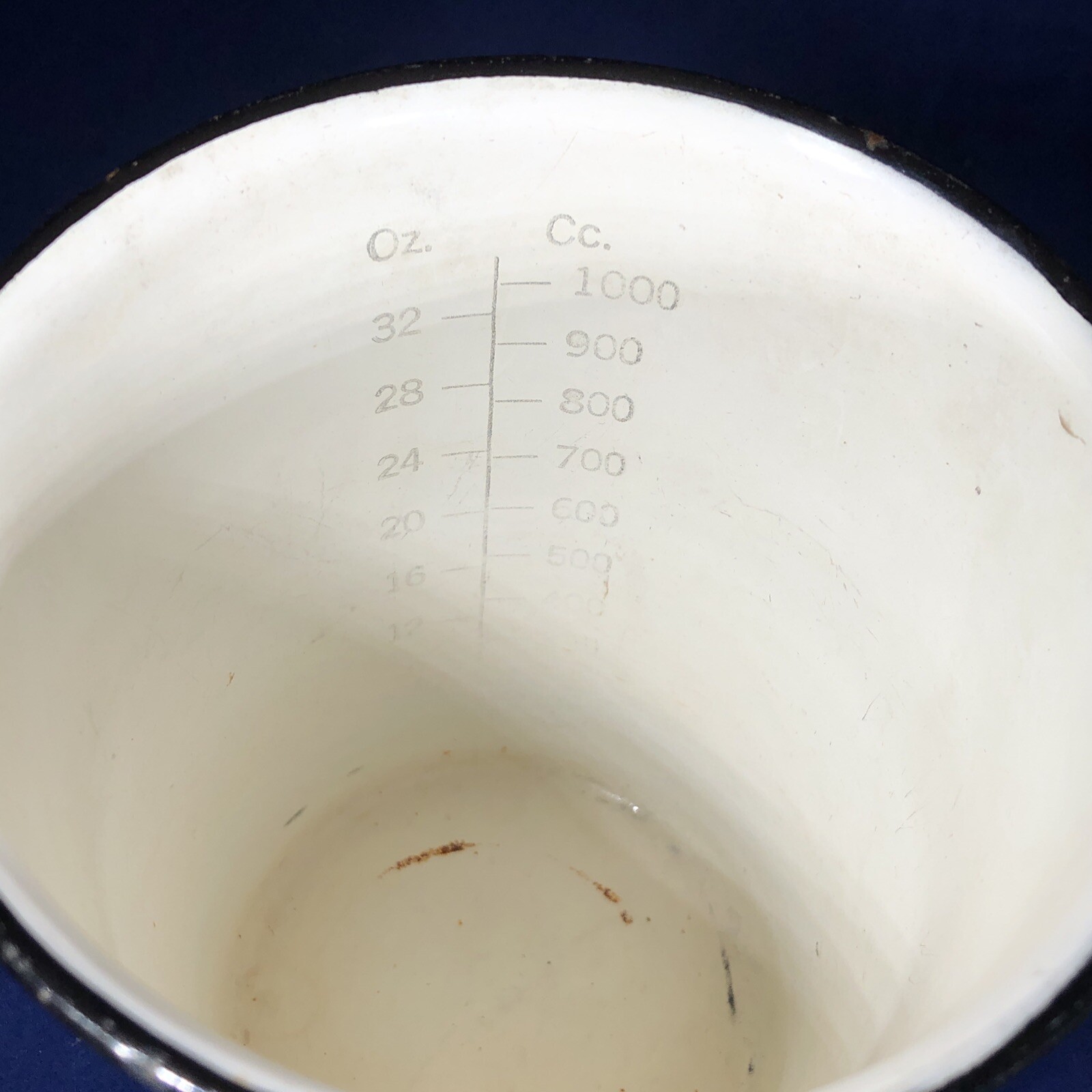 Vintage White Enamel Large 32 Oz 1000 CC Pharmacy Chemical Measuring Cup Pitcher