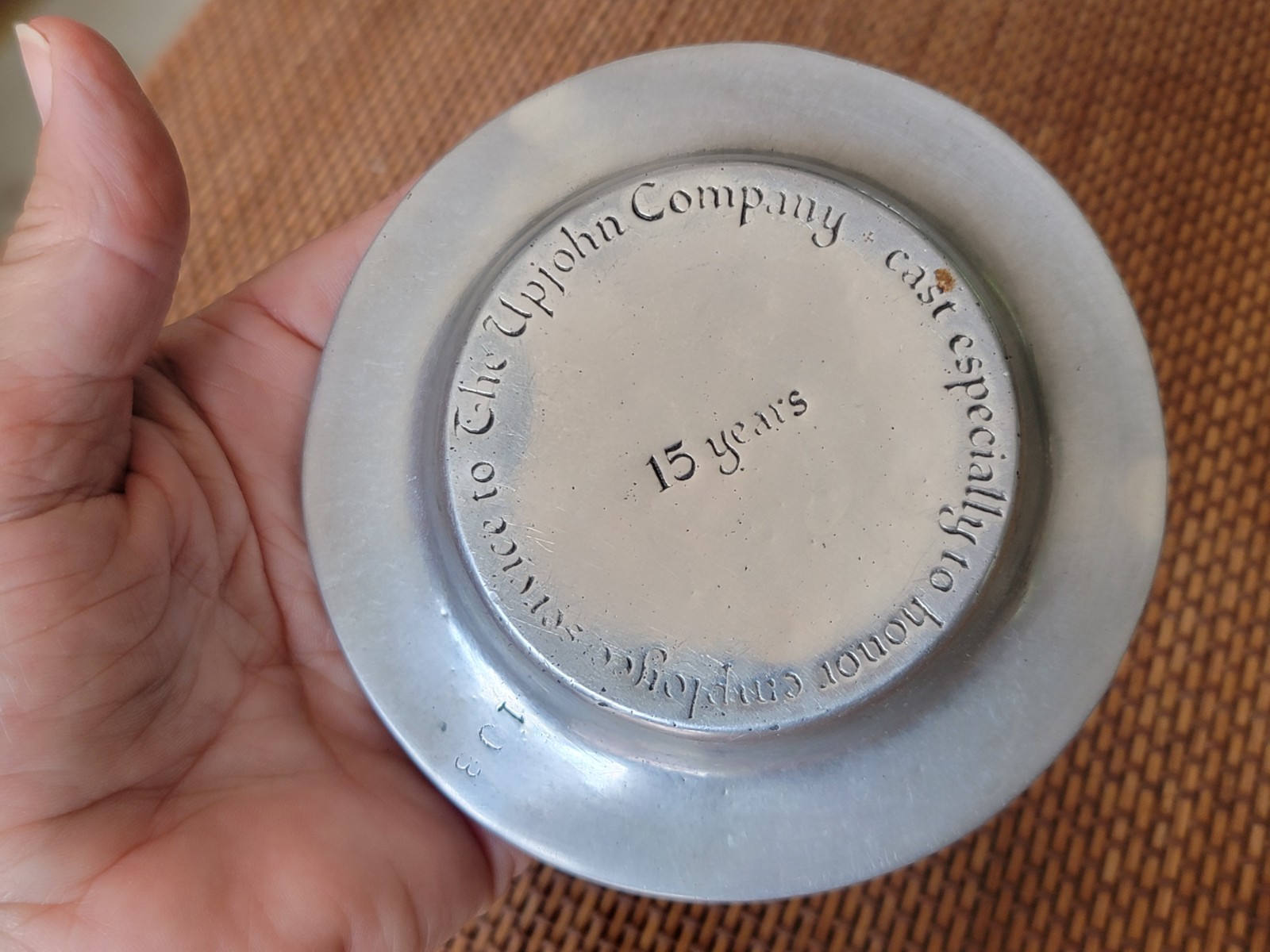 VTG *The UPJOHN CO* Cast Aluminum TRINKET DISH/4″ Ashtray Employee Service Award