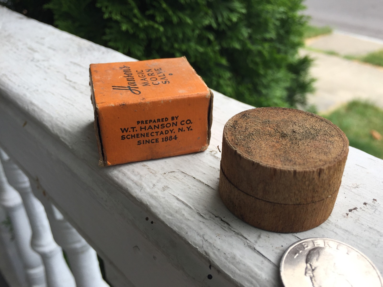 Hanson’s Magic Corn Salve In Original Box & Wooden Container
